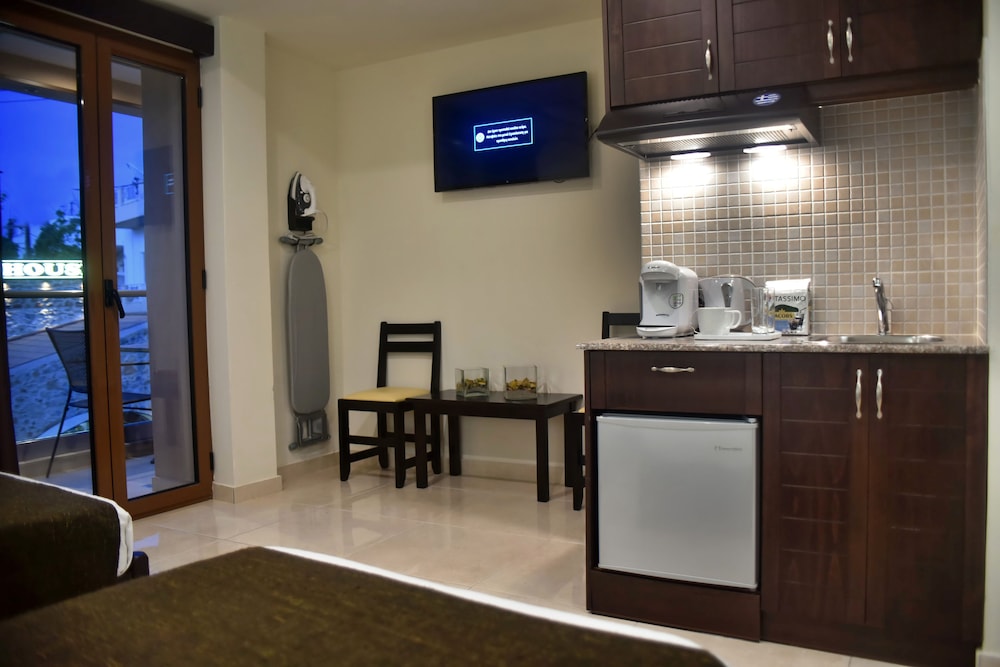 24 Seven Boutique Hotel 32/45