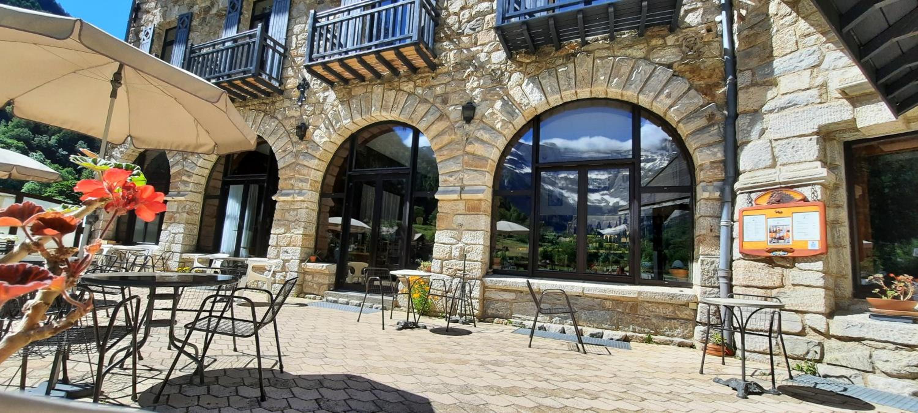 Hotel Vignemale Gavarnie 16/24