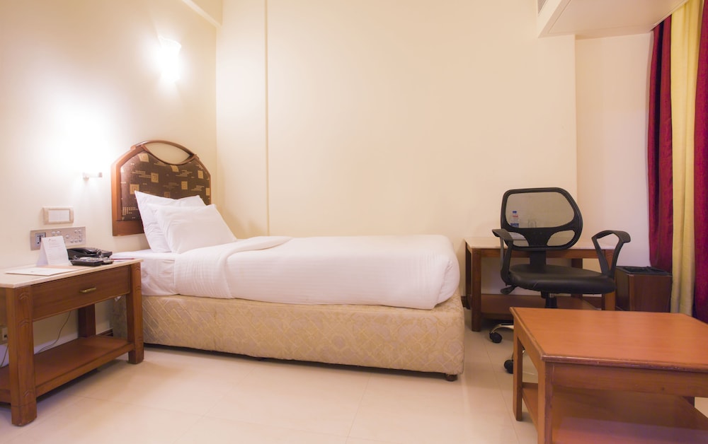 Airport International Hotel 13/28