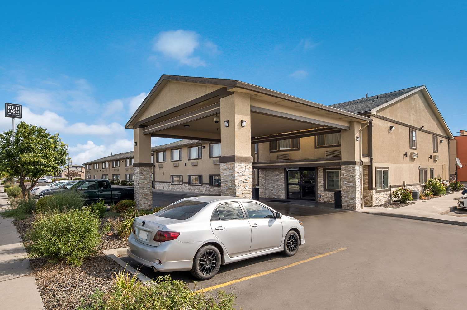Red Lion Inn & Suites Ontario 36/38