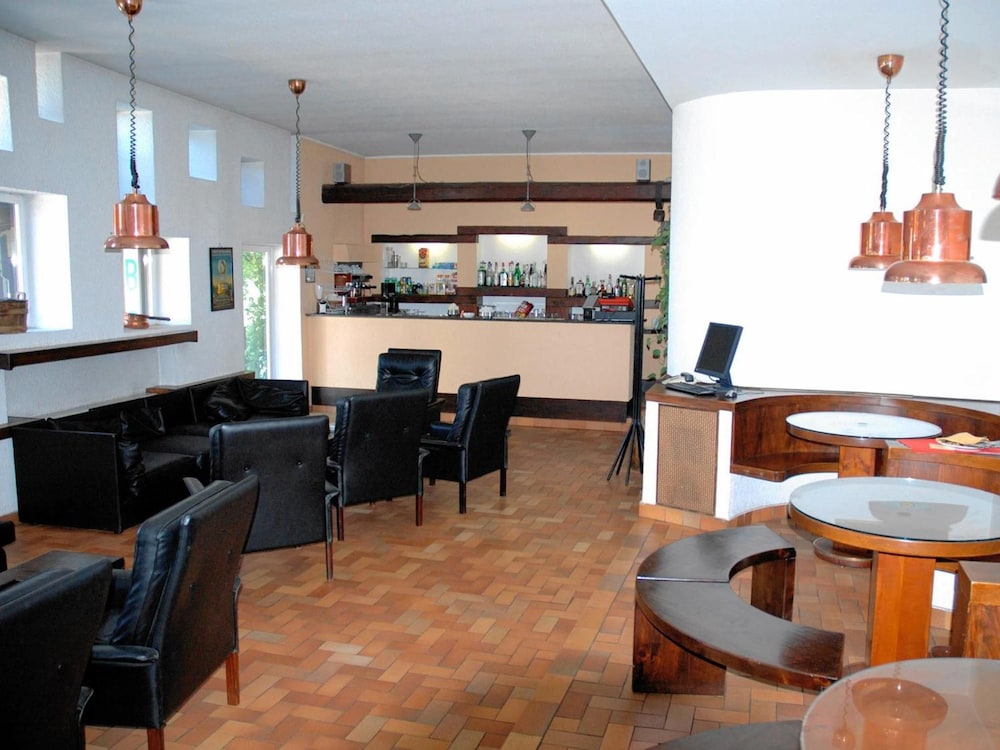 Golf Hotel 21/45