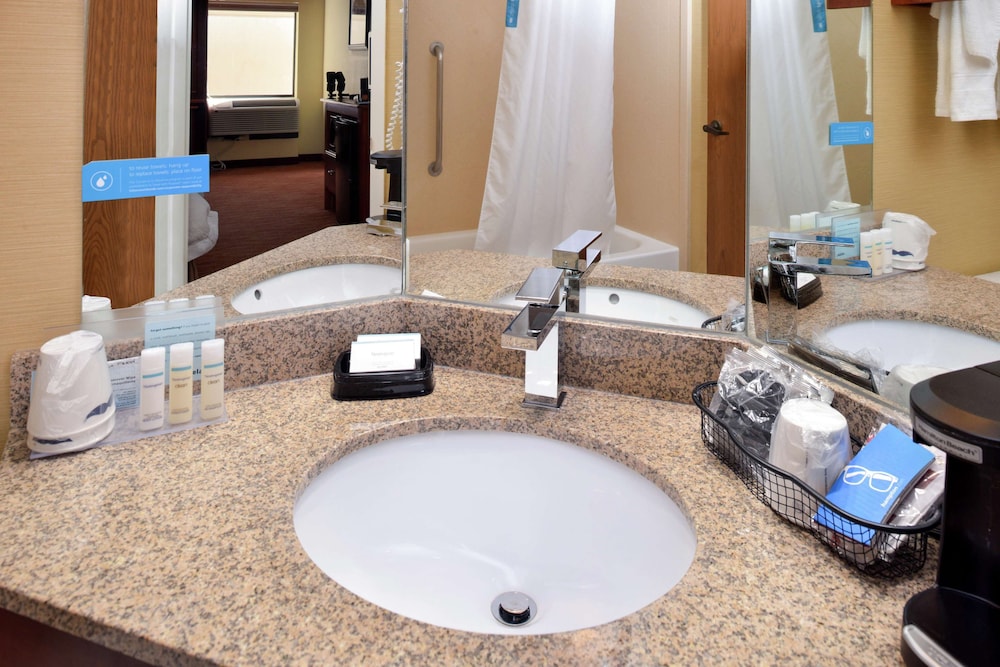 Hampton Inn Columbus East 33/61