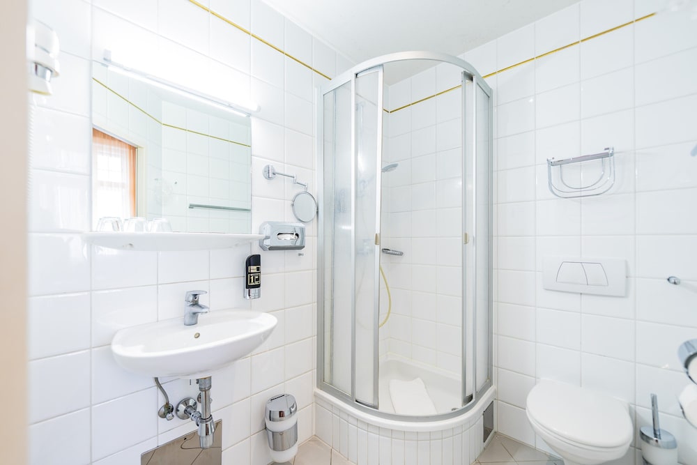 Hotel Pension Baronesse 38/45