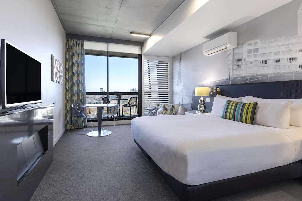 Oaks Melbourne on William Suites 9/50