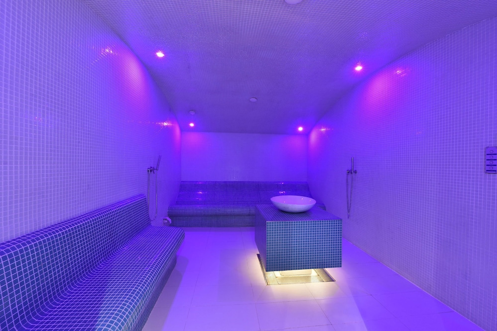 swimming pool spa