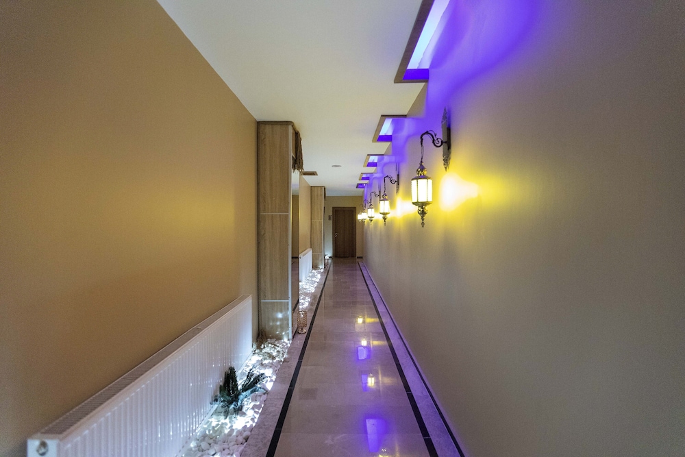 World Point Hotel 32/34