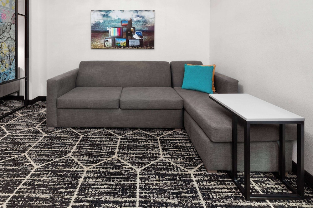 La Quinta Inn & Suites by Wyndham Austin Parmer Tech Ridge 13/24