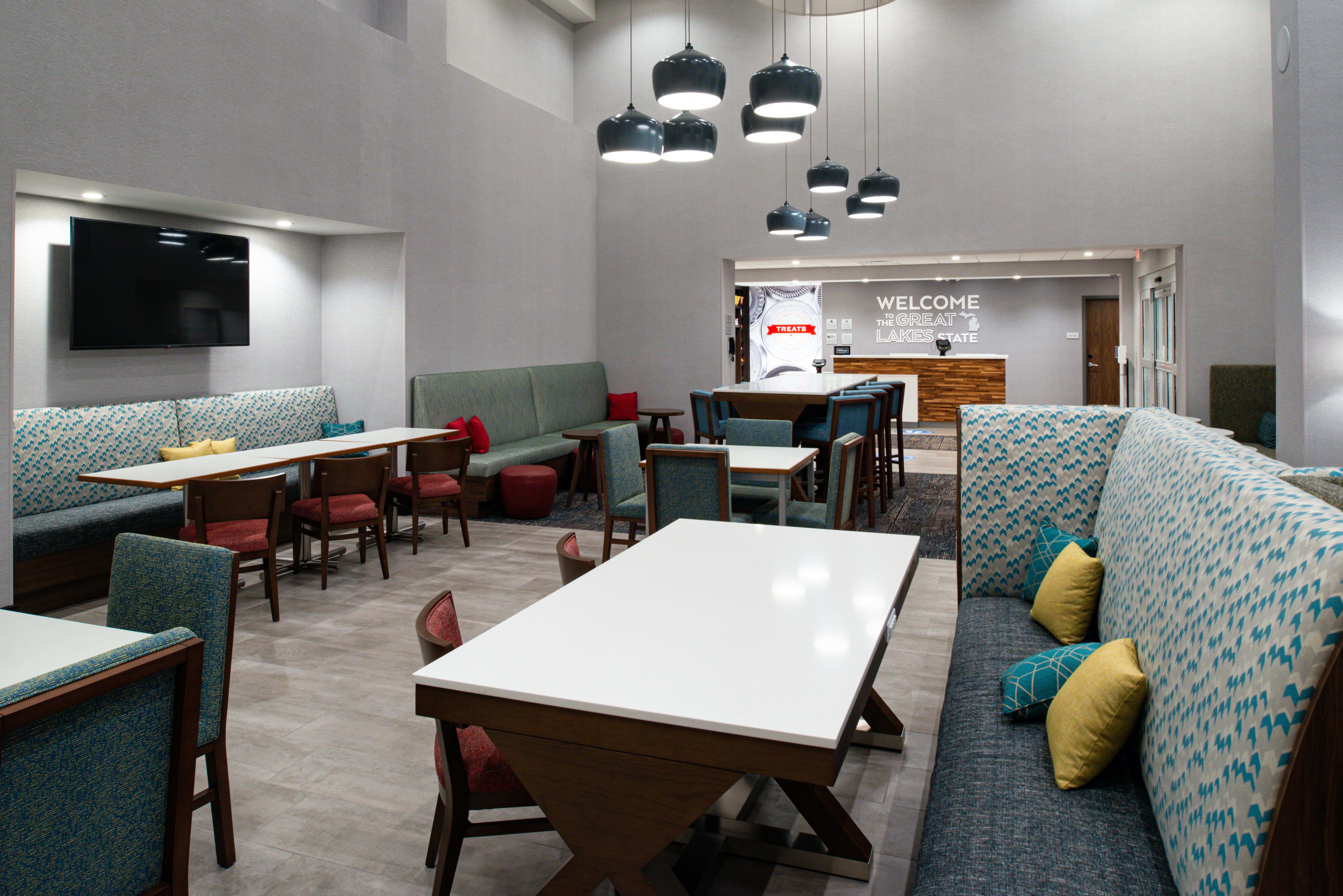 Hampton Inn Suites Adrian Mi 49/52