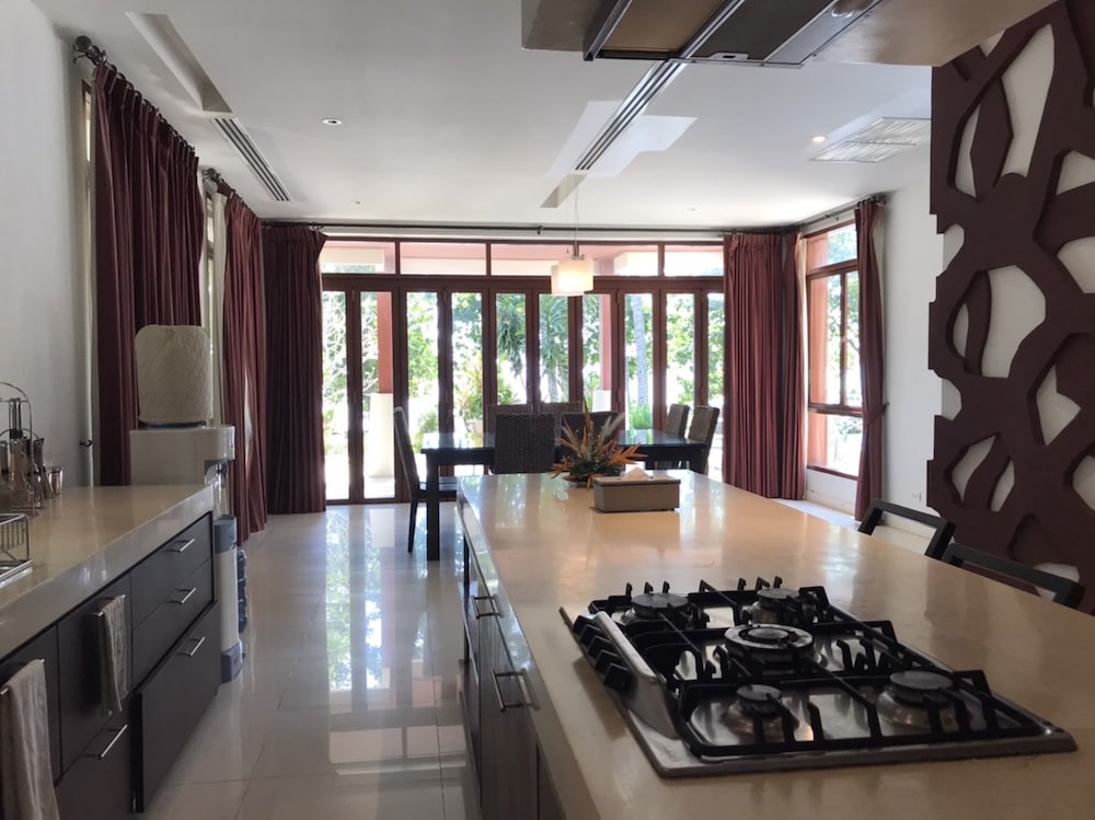 Amatapura Villa 15 24/48