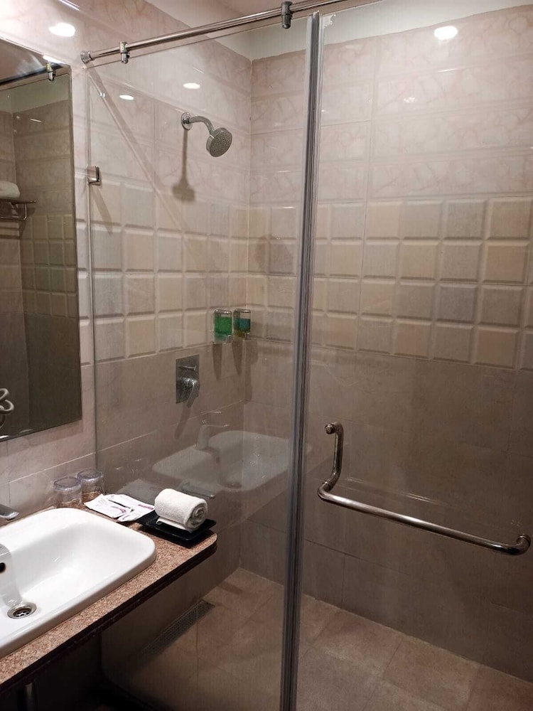 REGENTA Inn Ranip Ahmedabad 26/32