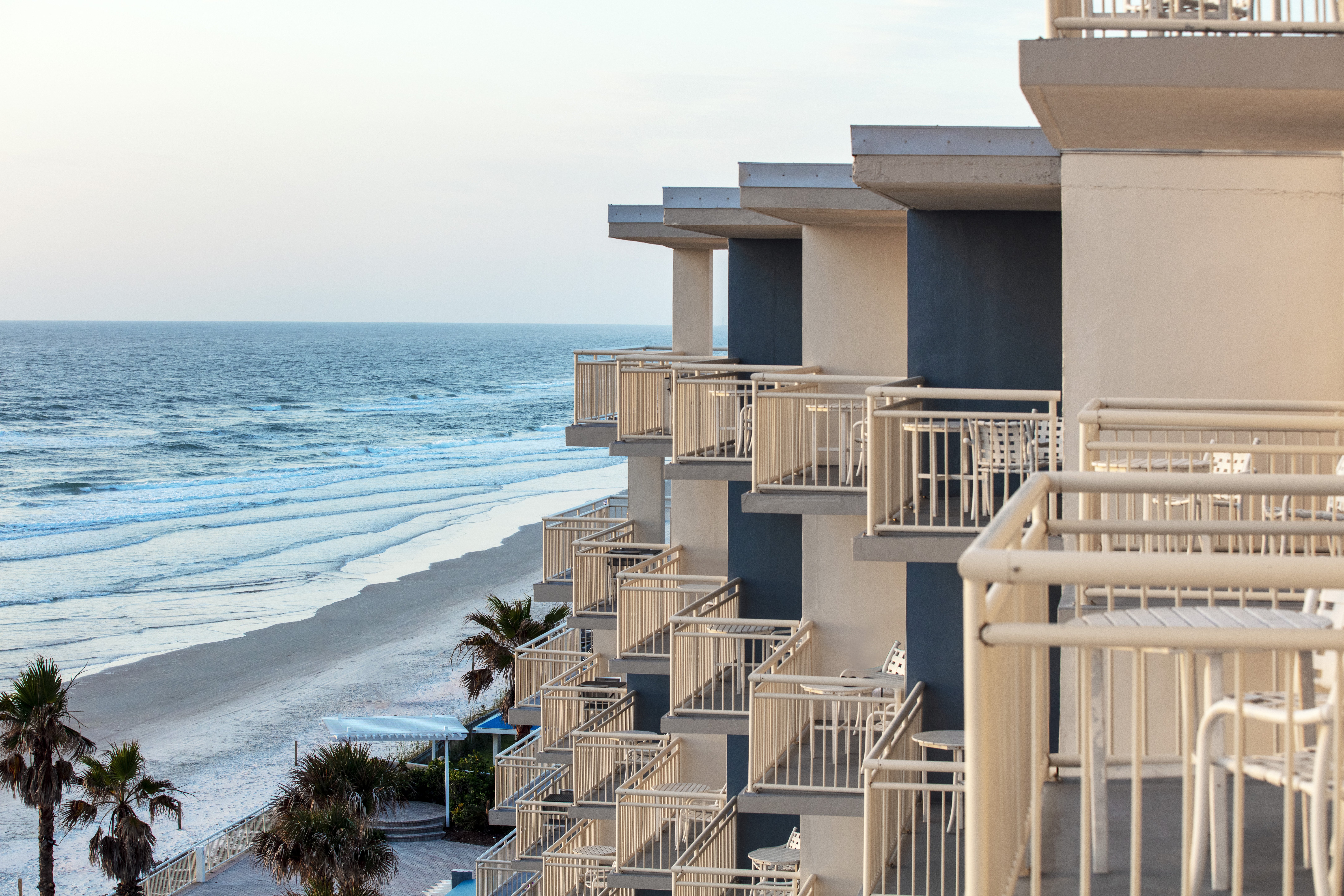 The Shores Resort Spa 61/69