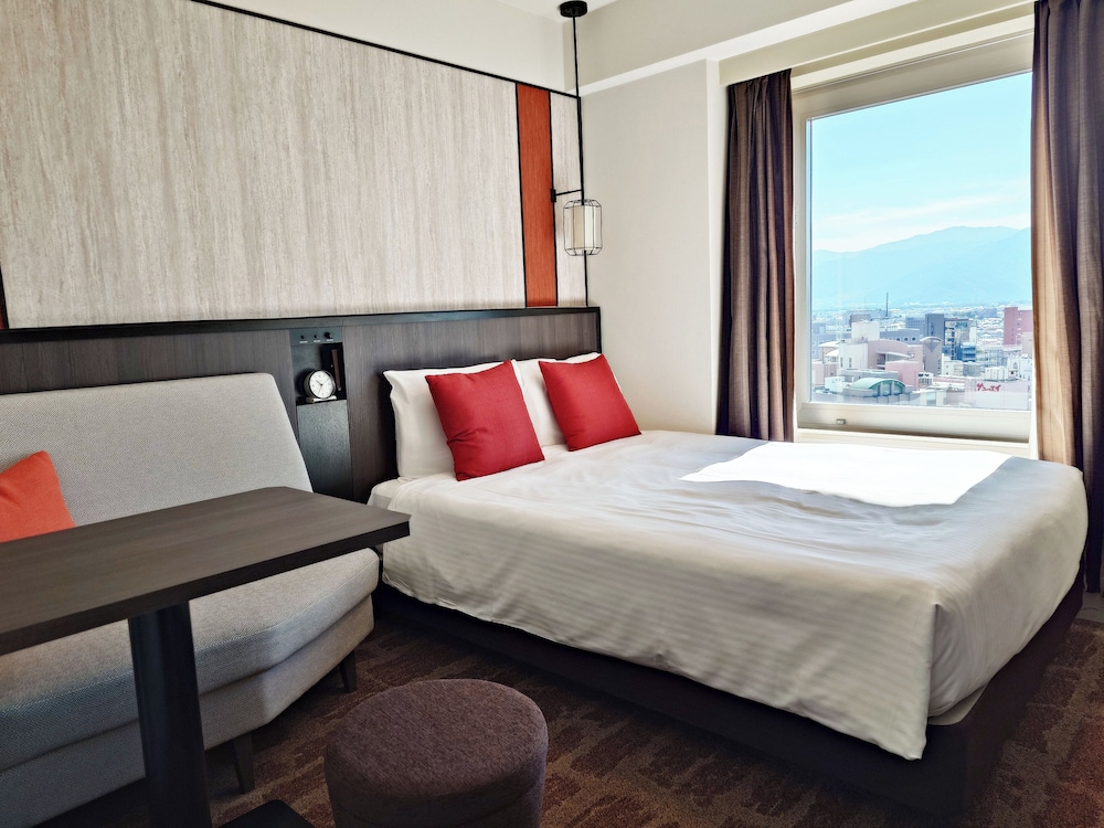 ECONOMY, DOUBLE BED, CITY VIEW, HIGH FLOOR
