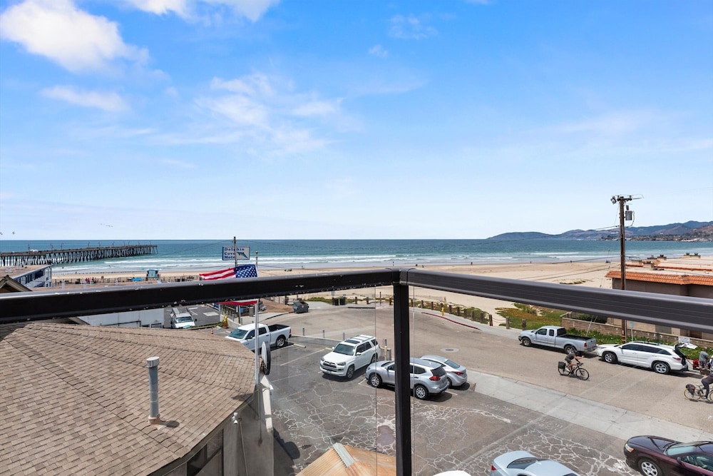 Beach House Inn & Suites 43/50