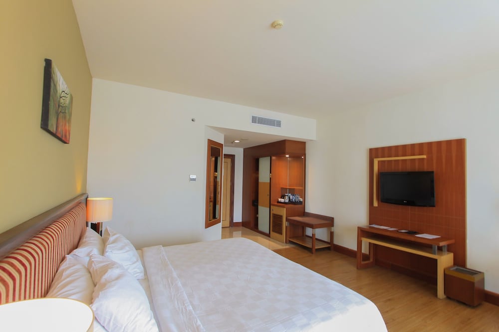 SWISS-BELHOTEL MALEOSAN MANADO 12/67