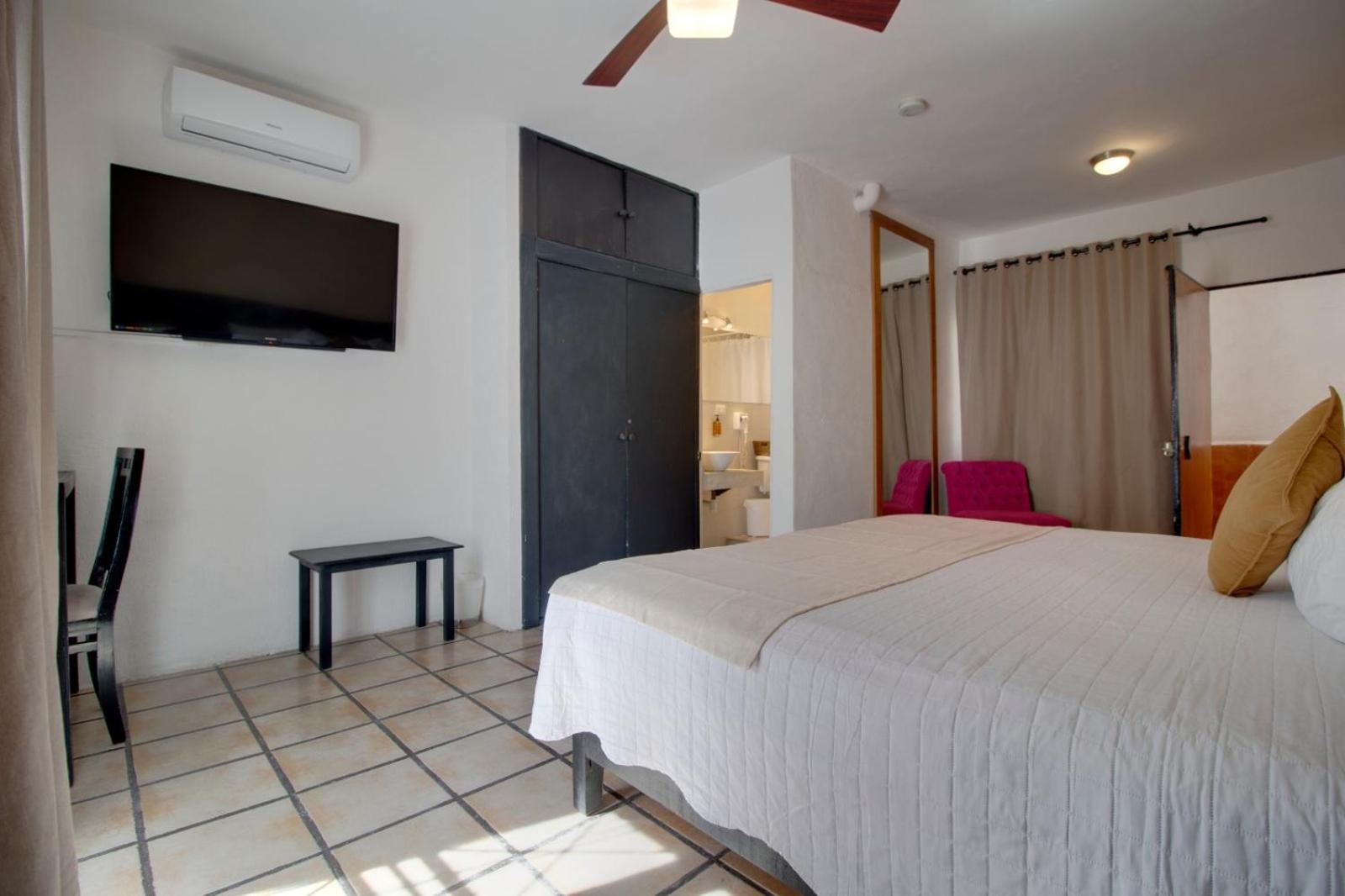 Hostal Punto 79 16/50