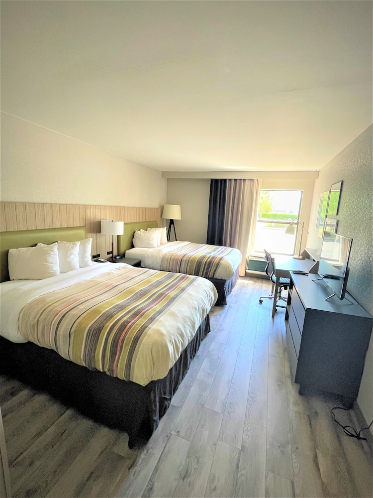 Country Inn & Suites by Radisson Greenville, NC 24/58