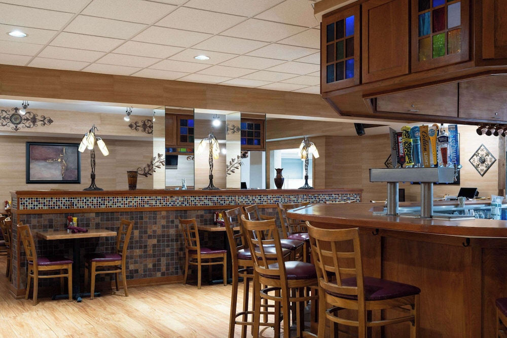 Wyndham Garden Otsego-Minneapolis 37/57