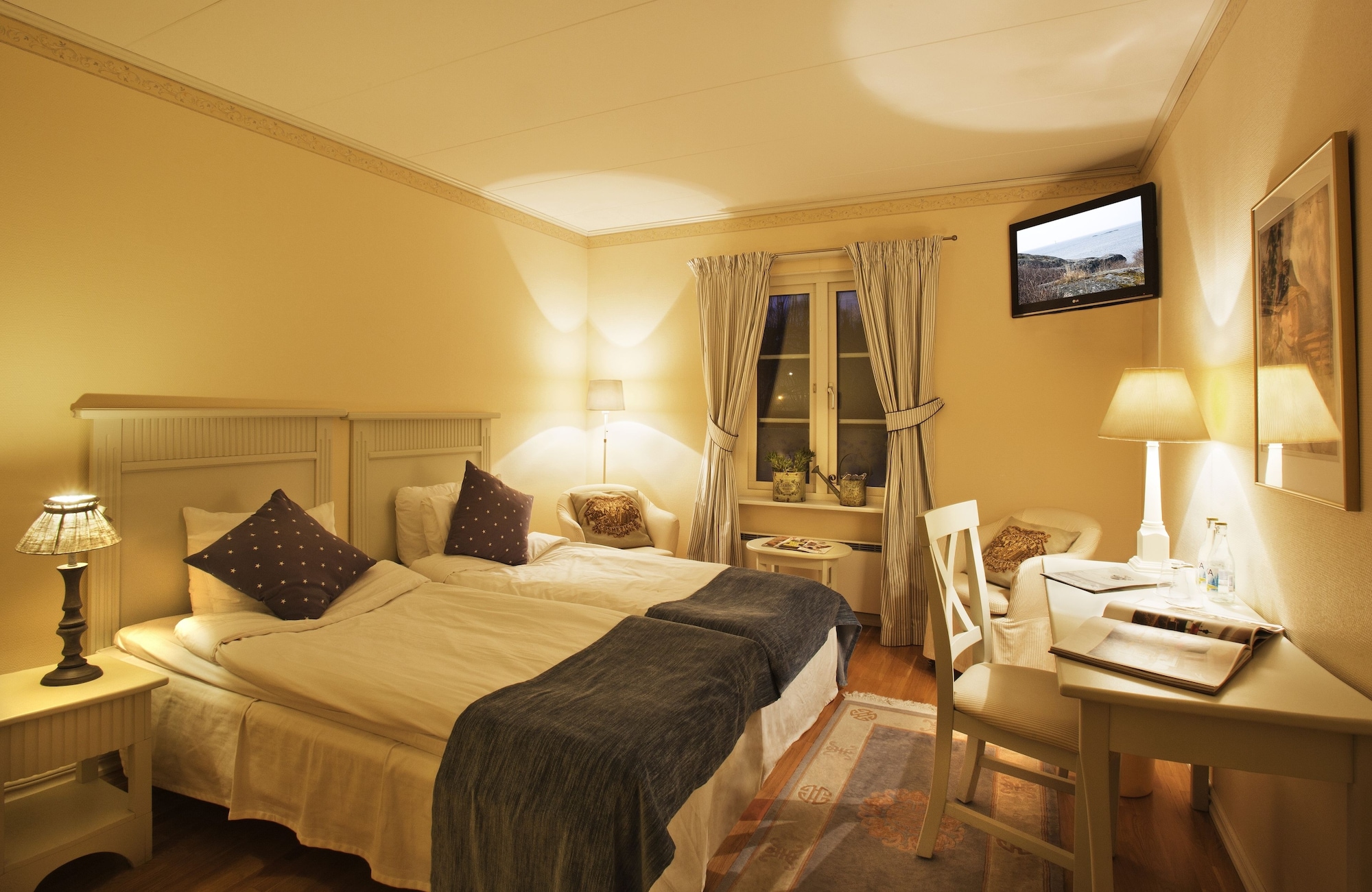 STANDARD, TWIN BEDS