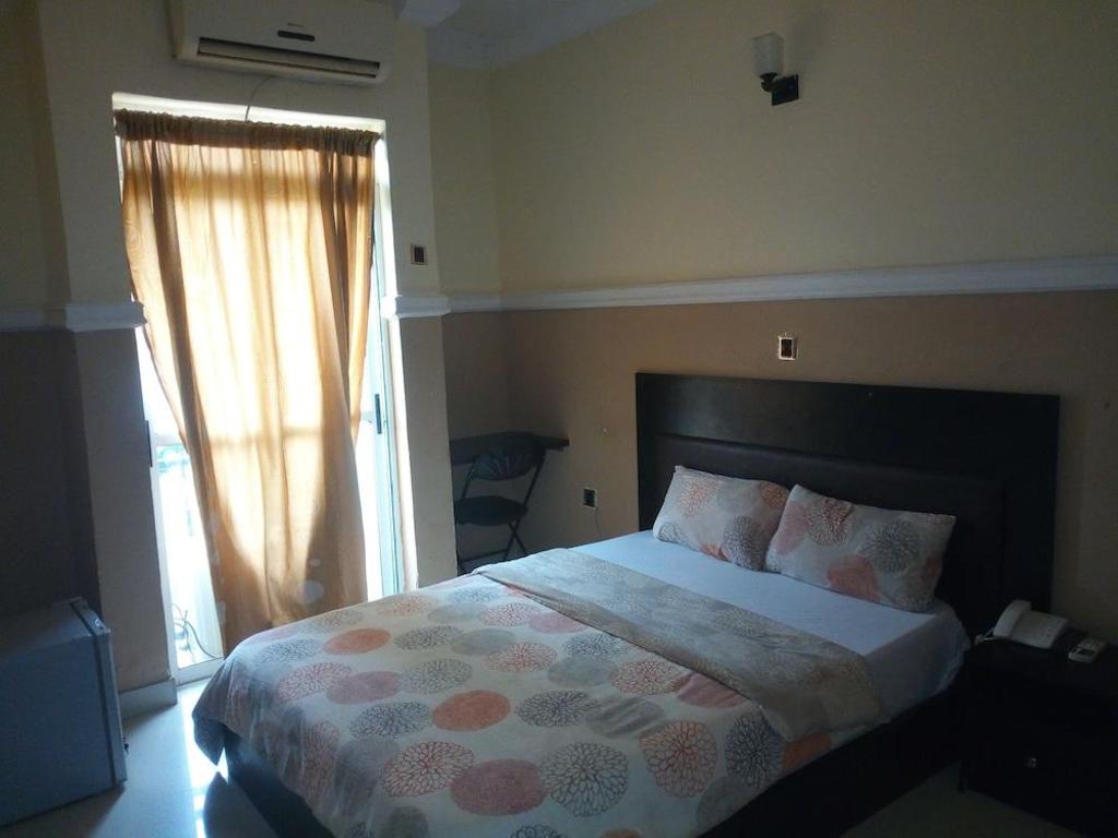 Modroy Hotel And Suites 6/14