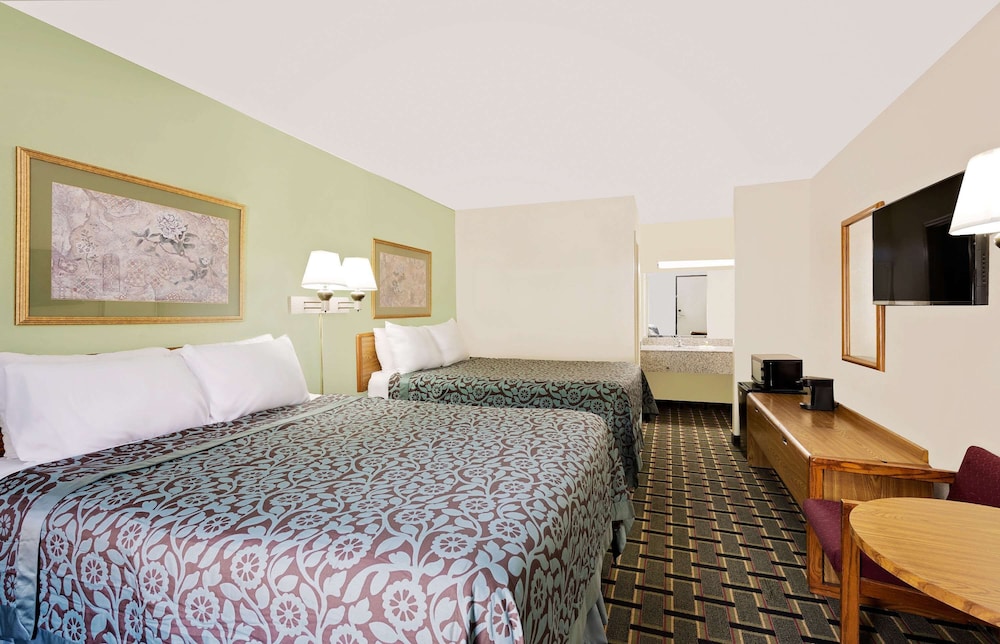 Days Inn by Wyndham Cleveland TN 16/30