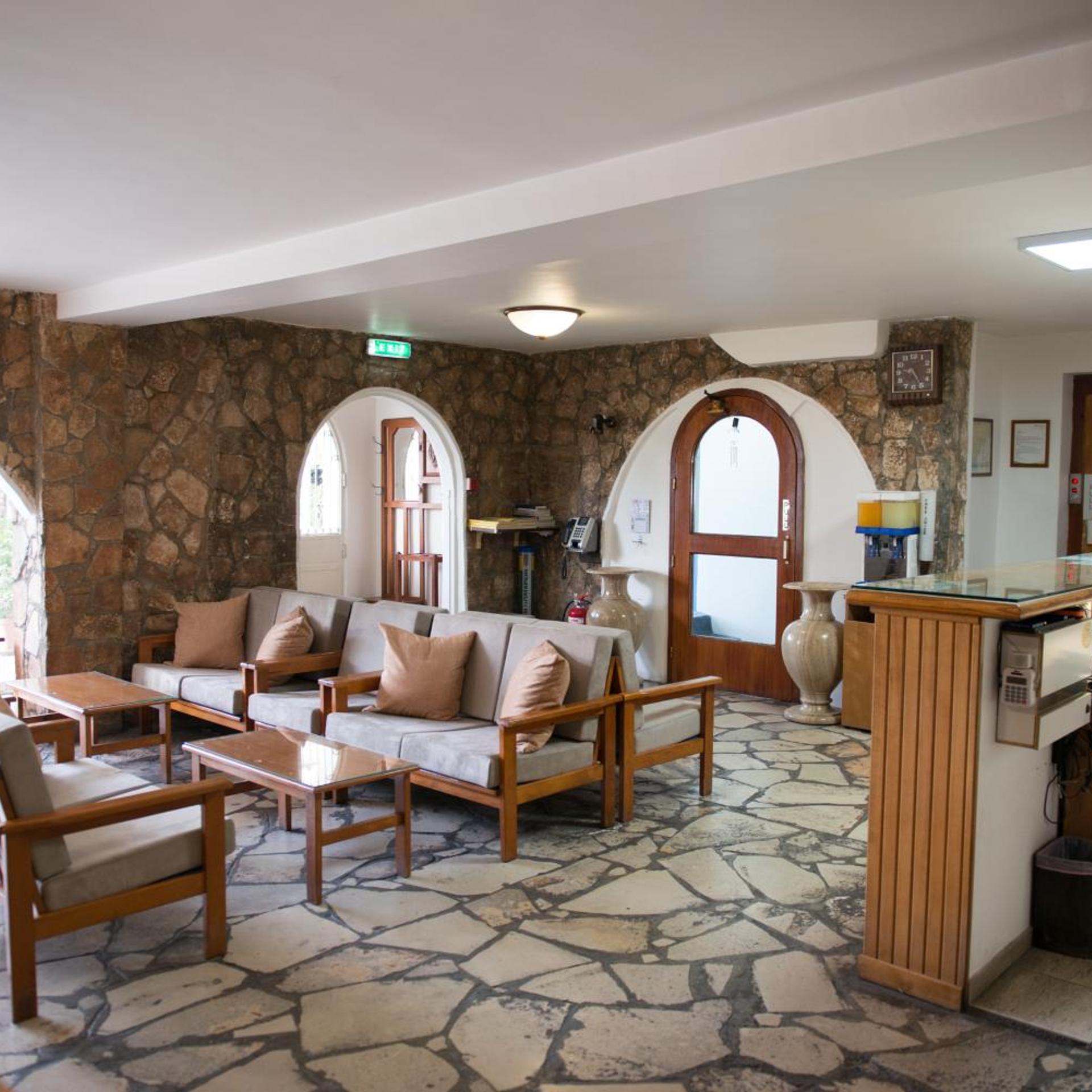 Le Village Hotel 28/50