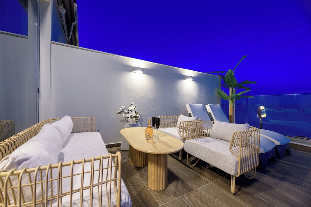Pearl Luxury Living 10/38