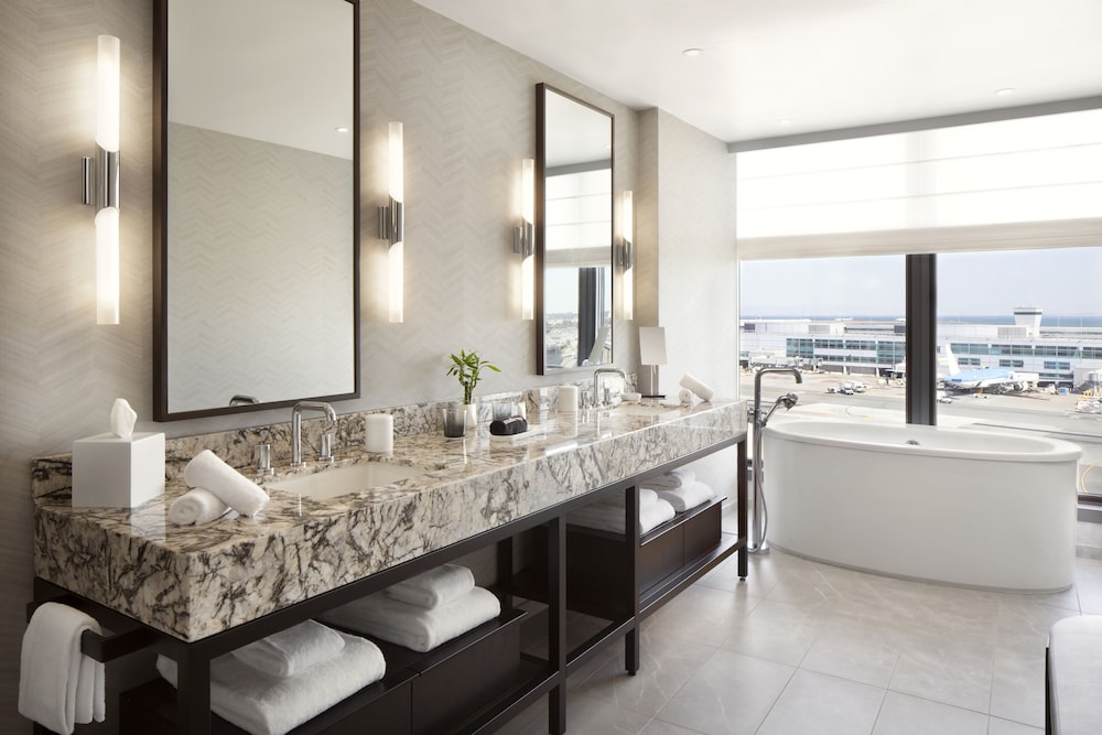 Grand Hyatt At Sfo 17/48