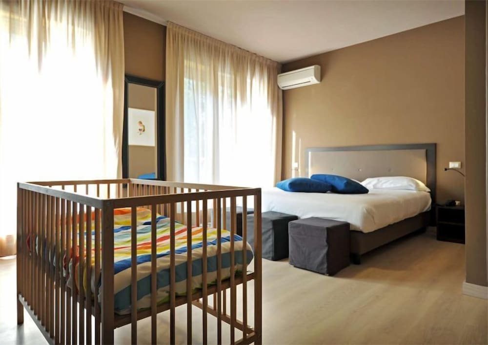M14 Hotel 30/56