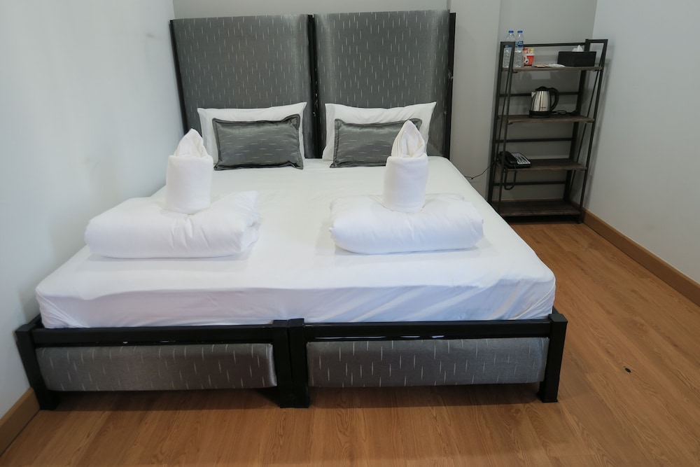 1 BEDROOM, ECONOMY, DOUBLE BED, CITY VIEW, SHARED BATHROOM