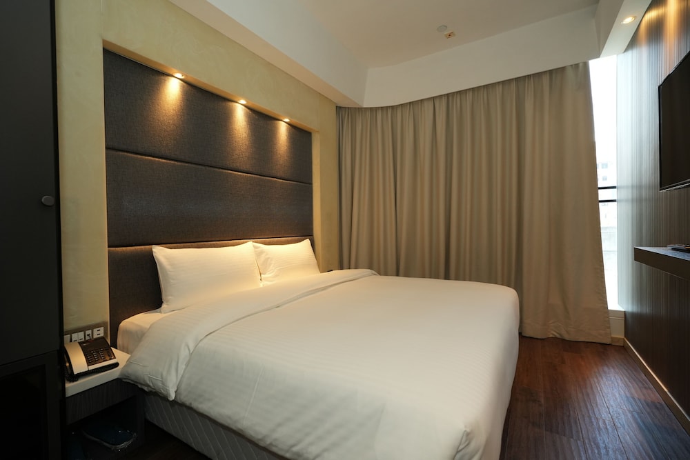 Epoch Hotel 13/34