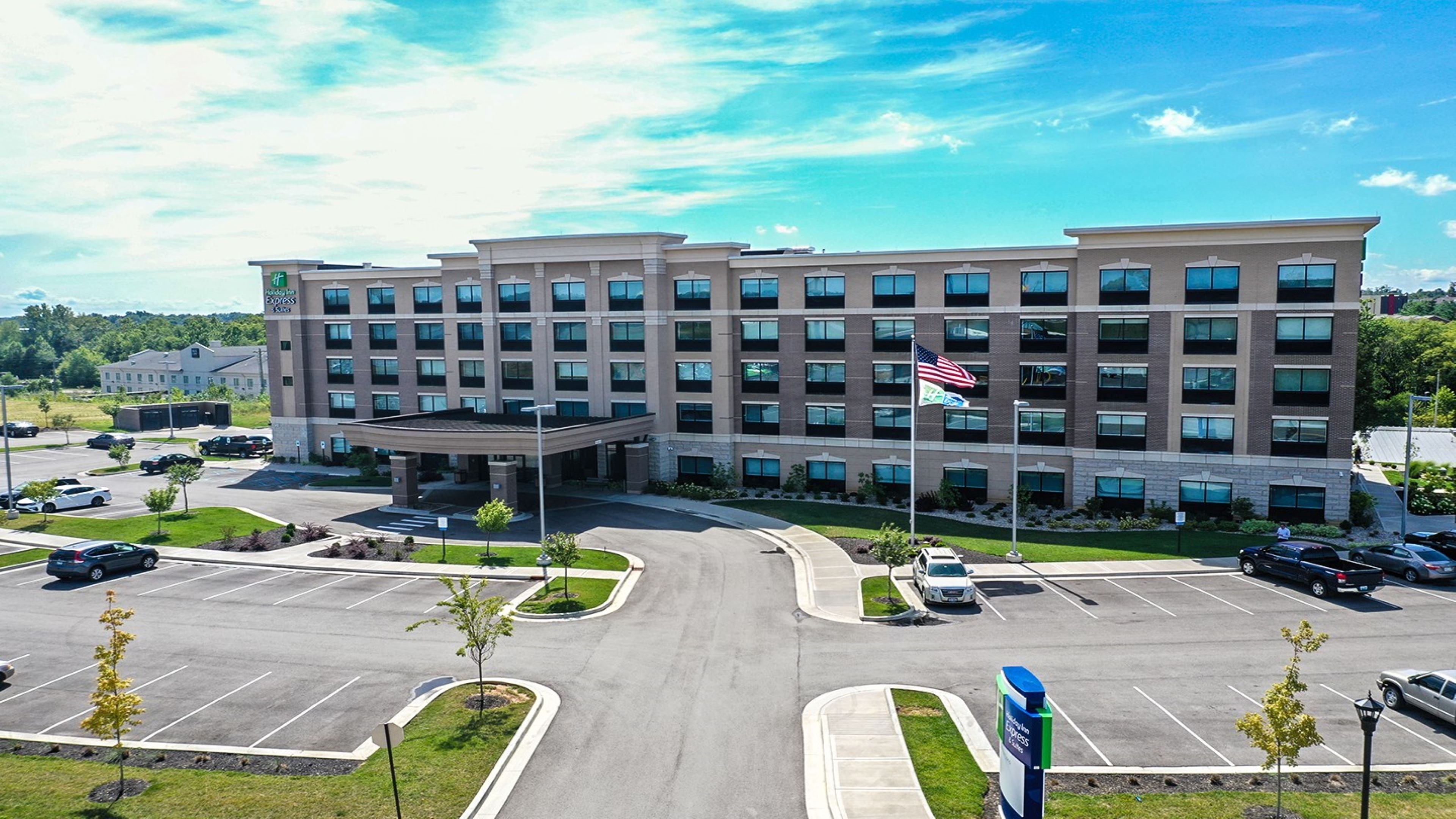 HOLIDAY INN EXPRESS & SUITES ELIZABETHTOWN NORTH 8/47