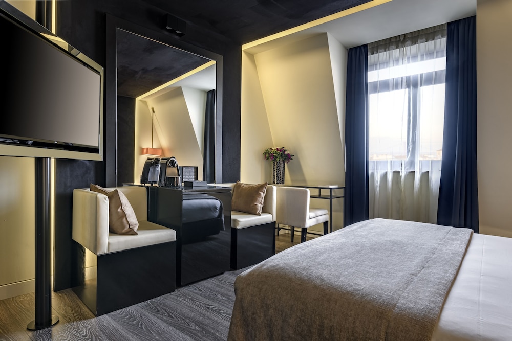 9 Hotel Mercy X Mercy Hotel 14/50