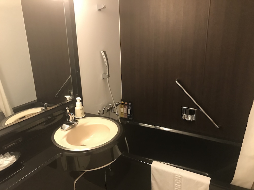 Osaka Corona Hotel 45/48