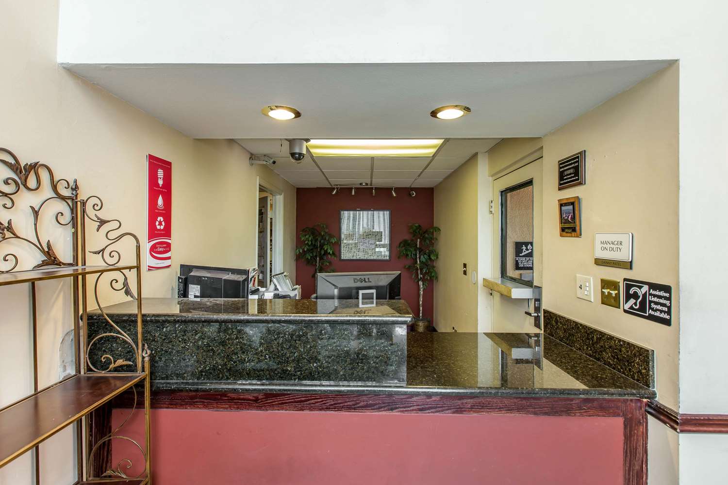 Econo Lodge Inn & Suites Riverside Corona 5/34