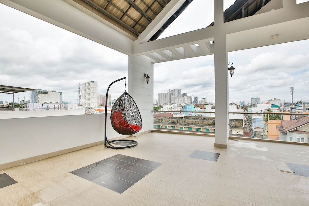 Sunflower Boutique Studio Apartment 23/44