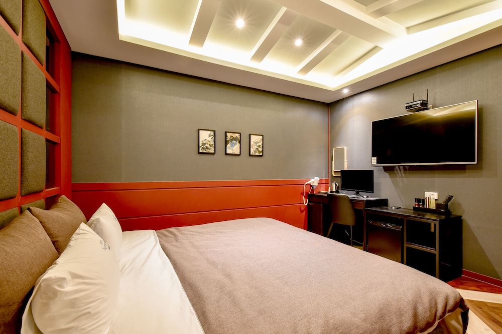 French Code Hotel 23/63