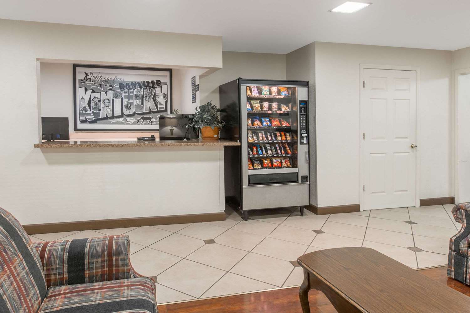 Super 8 by Wyndham Danville 4/10