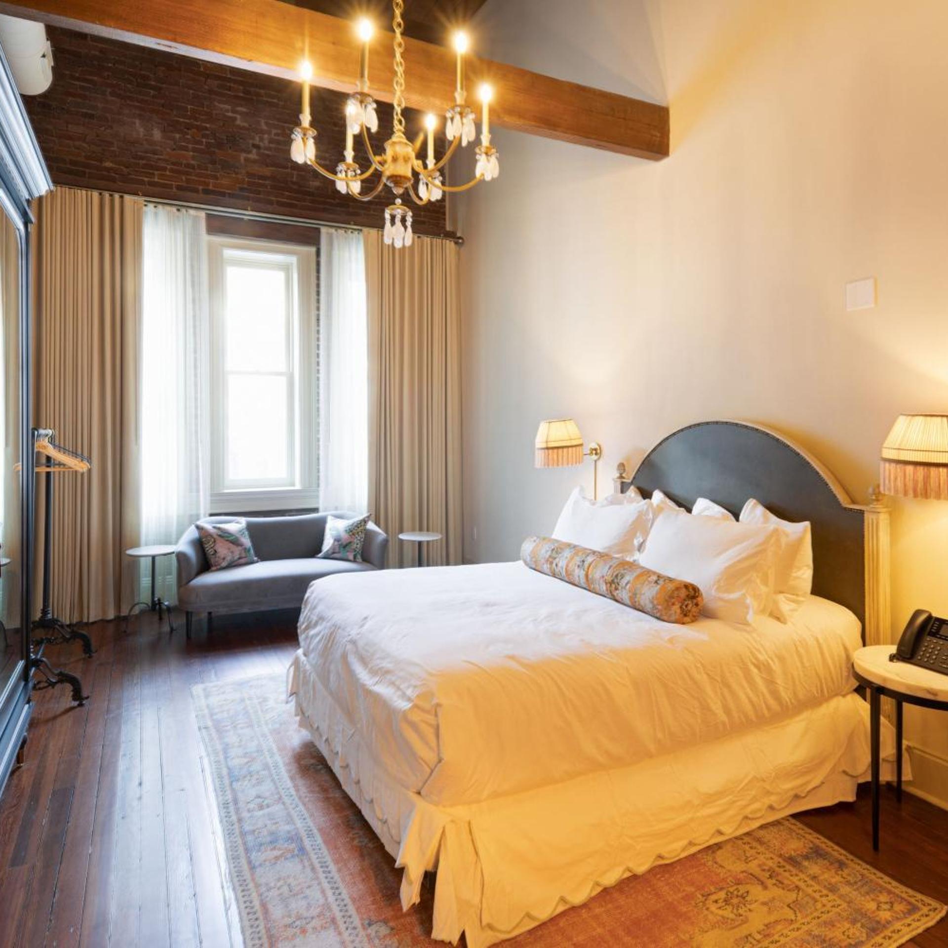 Executive, Studio, King Bed, Street View