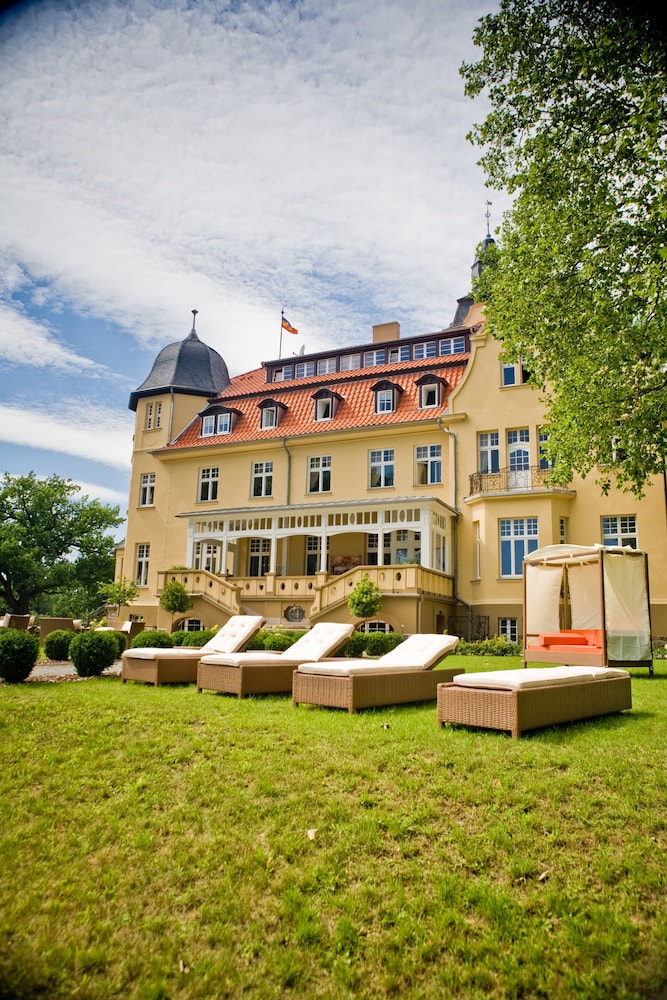 Schlosshotel Wendorf 2/50
