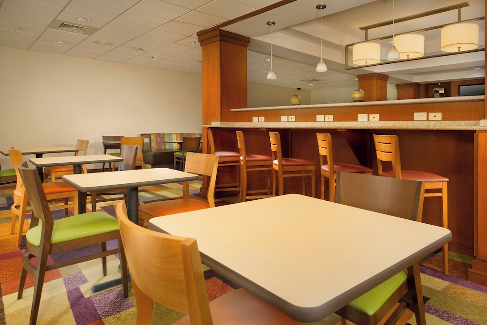 Fairfield Inn & Suites By Marriott Waco North 55/73