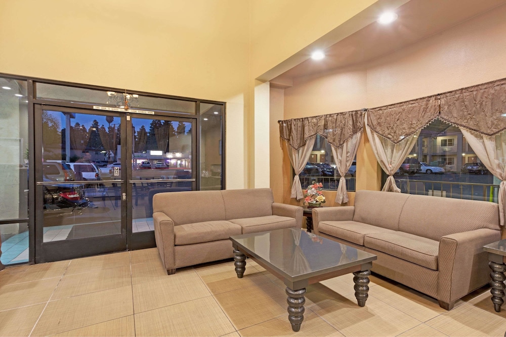 Travelodge by Wyndham Whittier 16/33