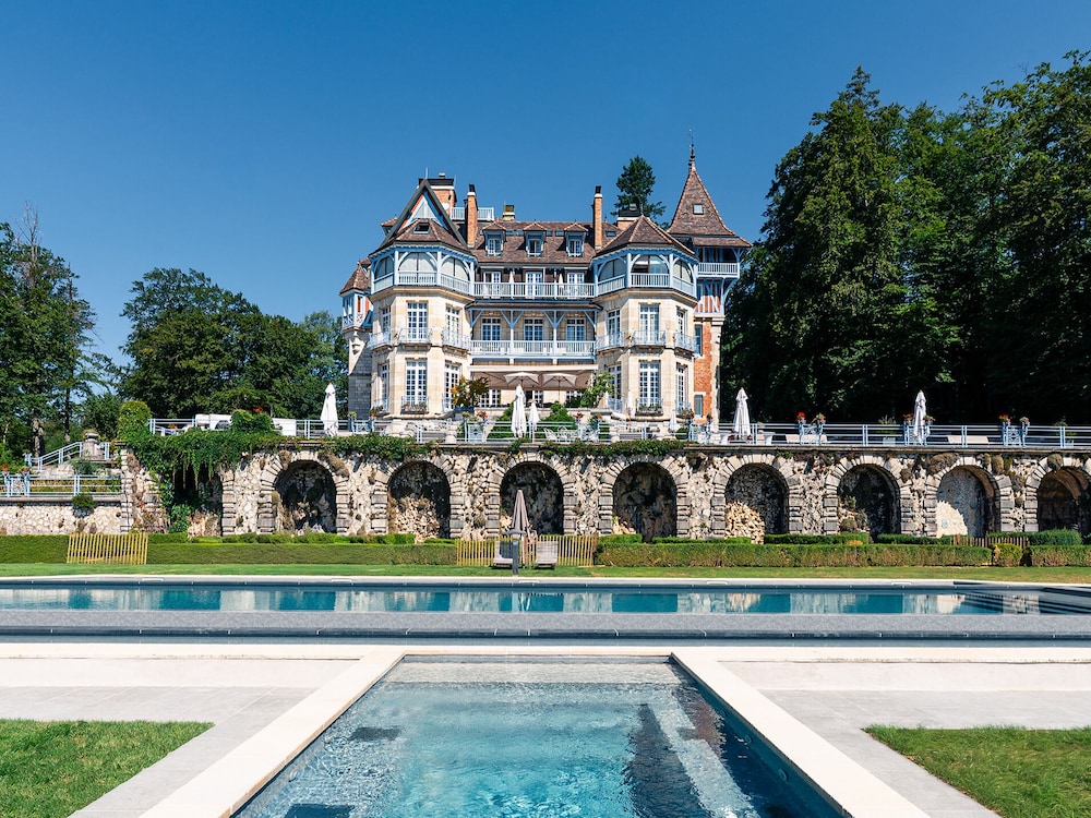Relais Chateaux Chateau Des Avenieres 2/46