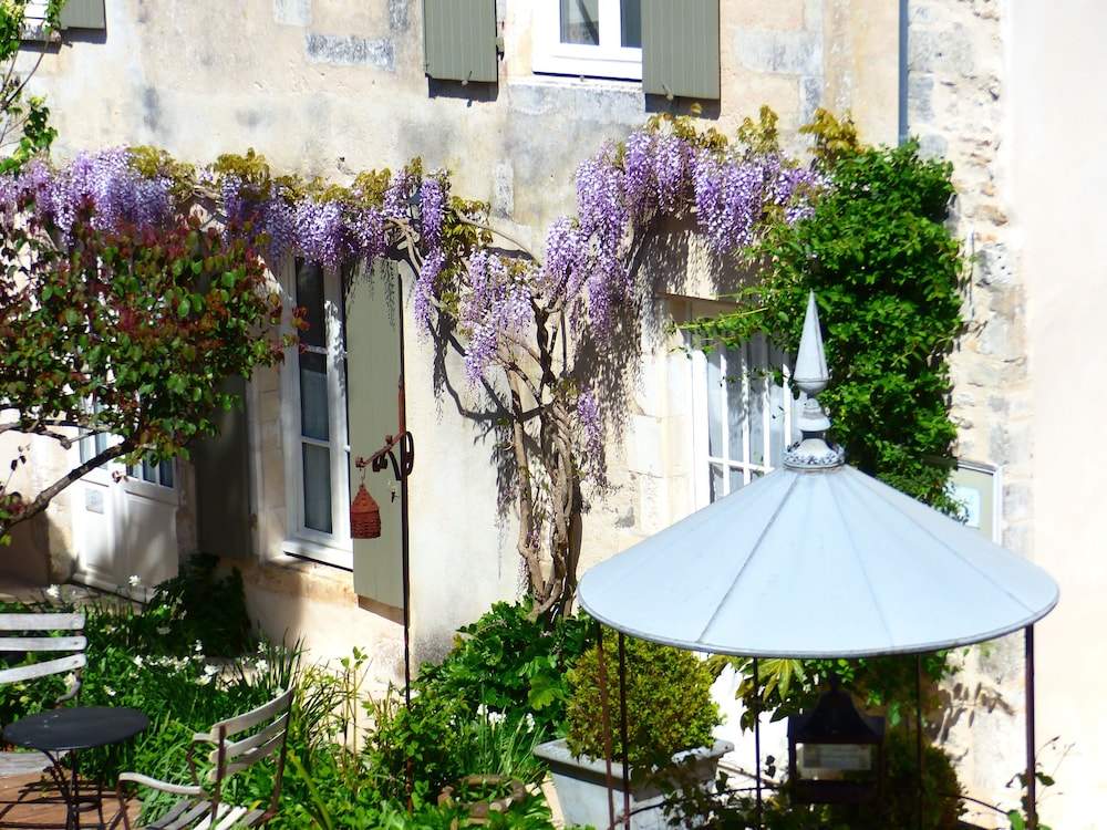 La Maison Douce 74/77