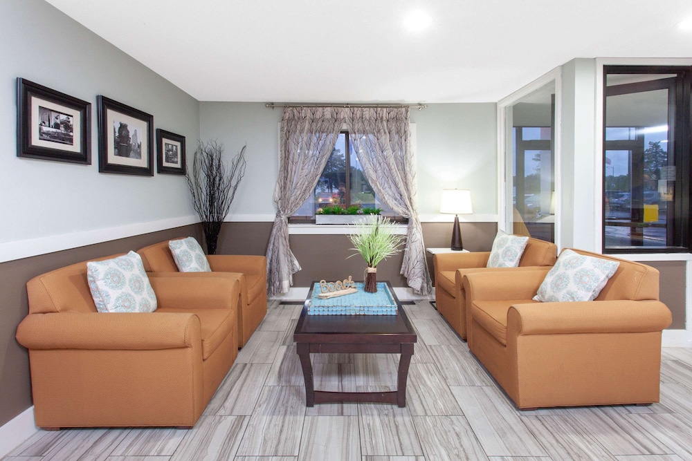 Baymont By Wyndham Grand Haven 24/39