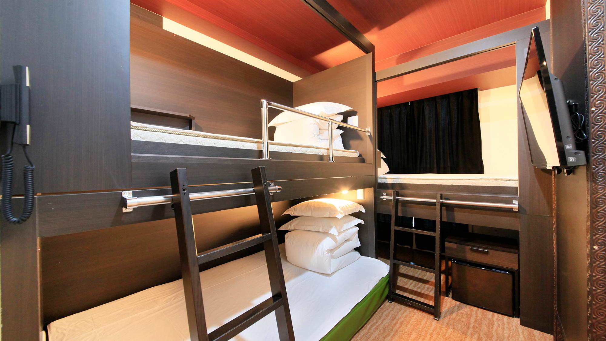 Capsule, Bunk Bed