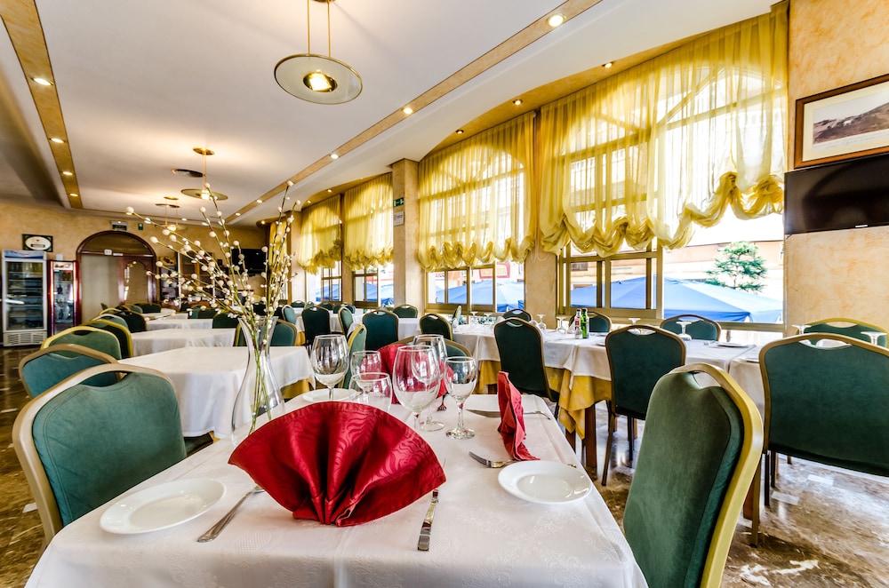 HOTEL MEDITERRANEO 35/52