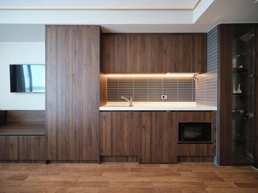 Western Co-op Hotel and Residence 14/62