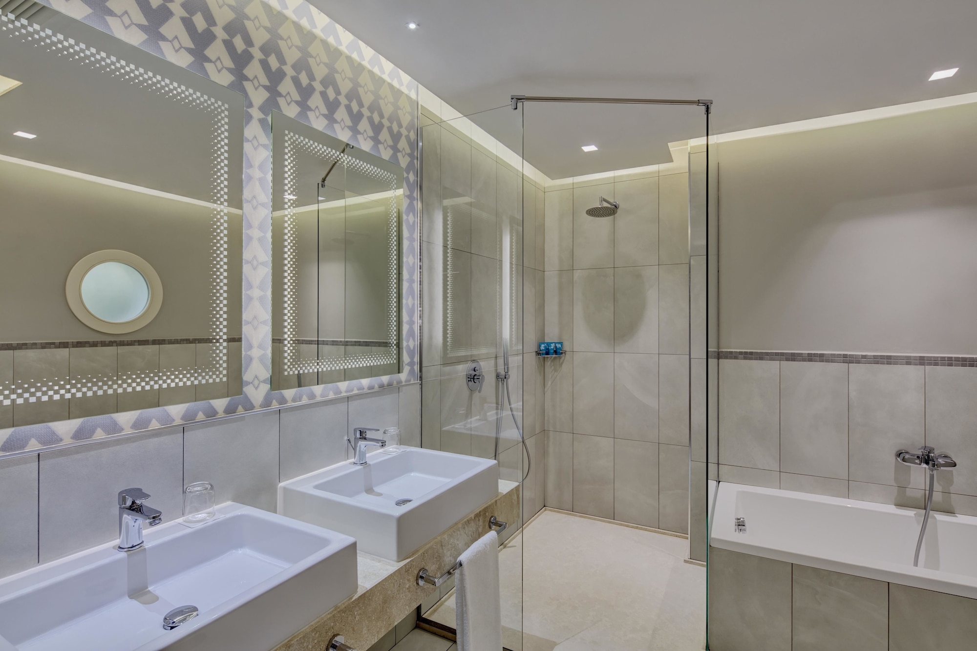 SUPERIOR, DOUBLE BED, GARDEN VIEW, TERRACE