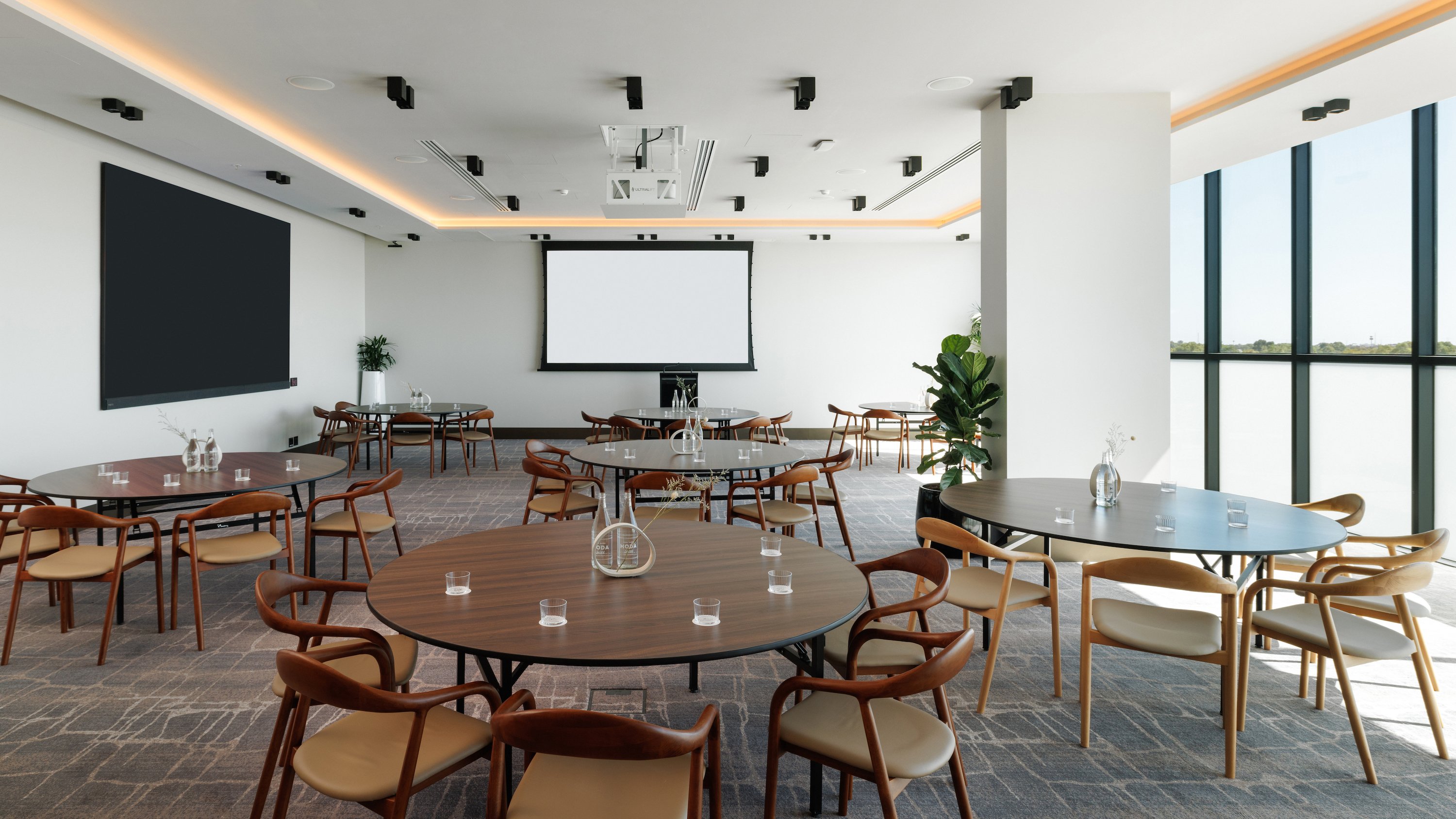 Crowne Plaza Adelaide Mawson Lakes 40/50