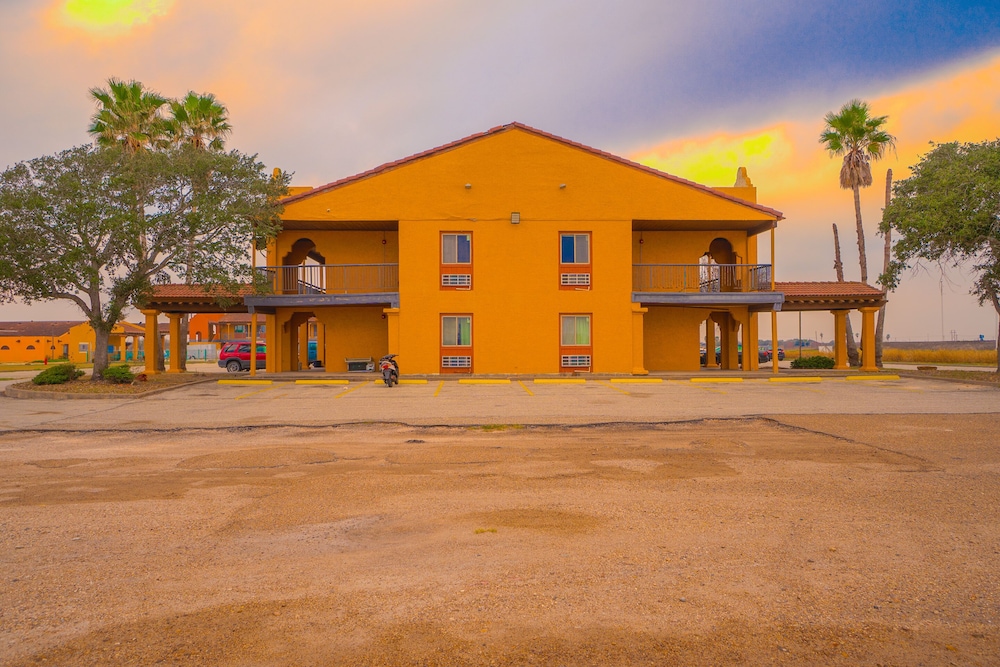 OYO Hotel Kingsville - Hwy 77 in KINGSVILLE - TX